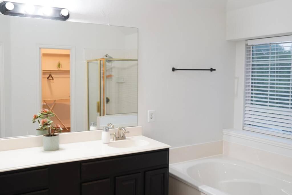 ルイスビル Remodeled Luxury With Proximityヴィラ エクステリア 写真