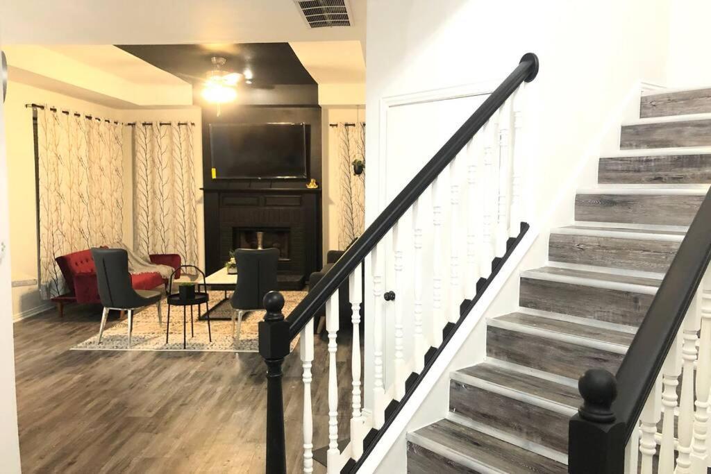 ルイスビル Remodeled Luxury With Proximityヴィラ エクステリア 写真